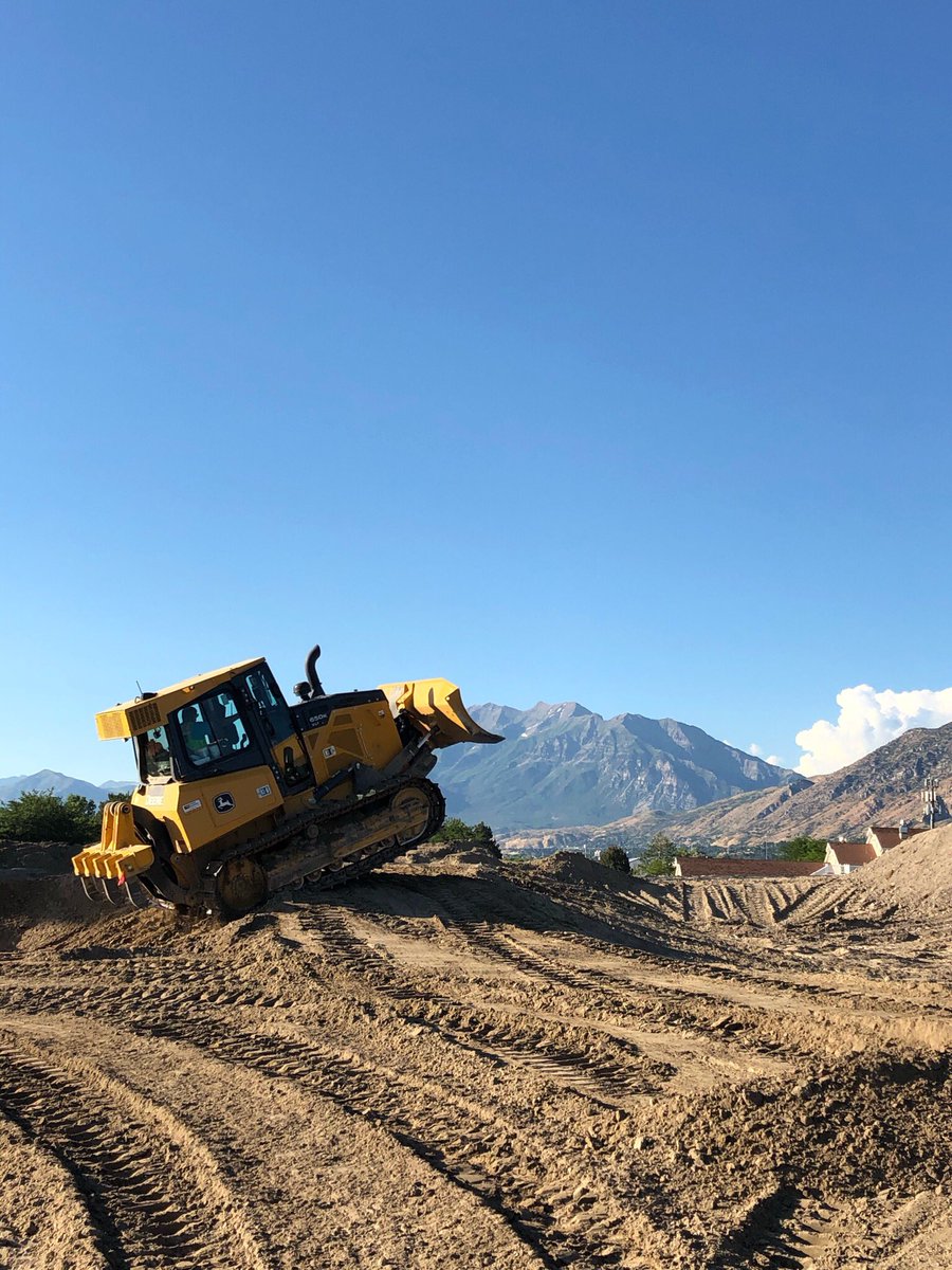 timpgolfclub's tweet photo. Fun fact of the day: Did you know that our wild child in the dozer also created @erinhillsgolf 😳 #2017usopen #wegotlucky We can’t wait! @thecourseshaper https://t.co/ZBUz3BoOta