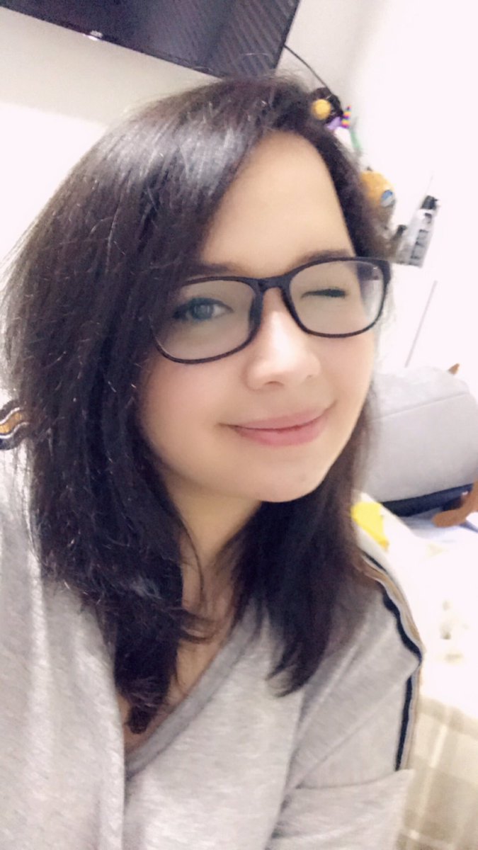 WTFIsCristina's tweet photo. Since I’m coming back slowly to twitter I’ll start where I left the #30DaysOfSelfies challenge.
I had to go to a winery the other day with my family and I had to look as decent as possible 🤔
I hope I did a good job cuz I can’t tell 😂
✨ DAY 8 ✨ https://t.co/kKQ6Y2yOdc