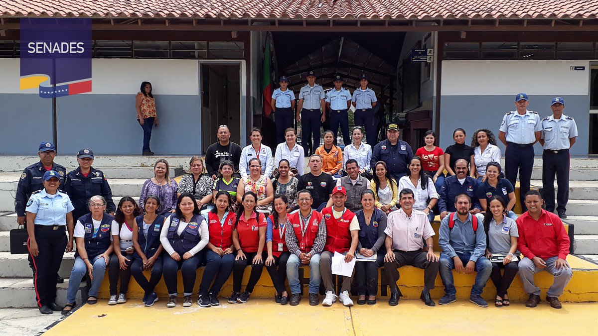 radiopueblo_hoy's tweet photo. #Hoy | En la sede de #ESCUPOL en Lara, #SENADES y organismos adscritos al #MPPRIJP participaron en mesas técnicas para el reimpulso del Sistema Nacional de Tratamiento de las Adicciones (#SINAPROT). #NoMoreTrump https://t.co/AsjOF9xu8K