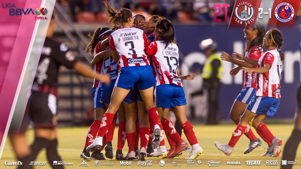 AtletiDeSLPFem's tweet photo. J5|A19|2T|⏰90´|#ADSL🔴⚪ 2-1 #VER🦈

¡Se acabóóó el partido!

¡Hoooy nos vamos contentos, hoy ganóóóóó el @AtletiDeSLPFem!

#LlegamosParaQuedarnos 🏆 https://t.co/lHoZbYsySl
