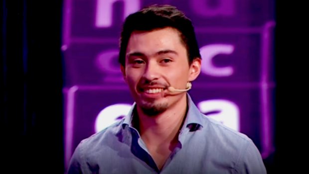 csantander23's tweet photo. Nico Gavilán tiene merecido el premio del Rosco ? 

RT.    Si 
FAV.  No 

#PasapalabraCHV https://t.co/EHlt4Hv5lM