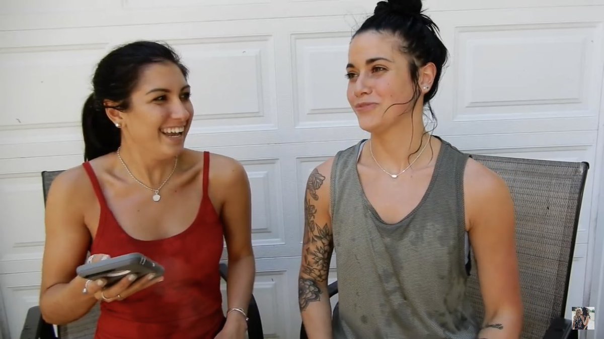 lover_verse's tweet photo. Alissa’s face talking to her fam was majorly heartwarming, but so is Sam’s face when she looks at Alissa #AlissaSamFam #postnotificationsquad #goals #ifrickenloveyouguys @samantha_miani @alissabutt ❤️❤️ https://t.co/4VJBRZamDD