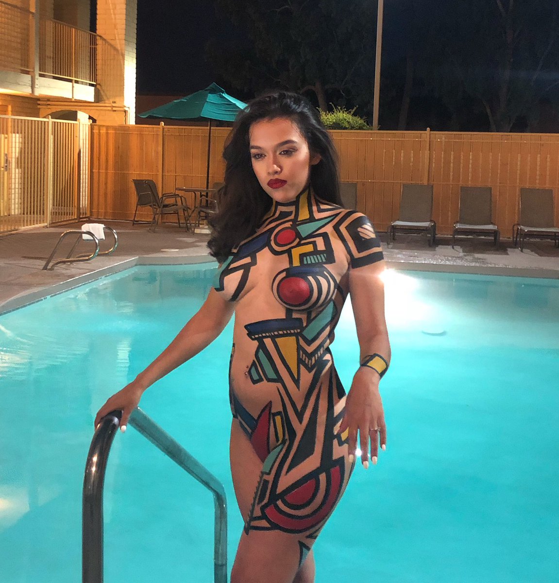 bodypaintqueen's tweet photo. G E O M E T R Y
🔸▪️🔷🔴🔷▪️🔸
#bodypaint by me @bodypaintqueen 
NOW BOOKING 
TAMPA August 16th &amp; 17th
MIAMI August 30th-Sept 2nd
#calimodels #atlbodypaint #atlantabodypainter #QUEENOFBODYPAINT #miamimodels #drake #portofmiami2 #igmodel #BodypaintQUEEN  #atlpics #atlmodels https://t.co/Bcr7psSofo