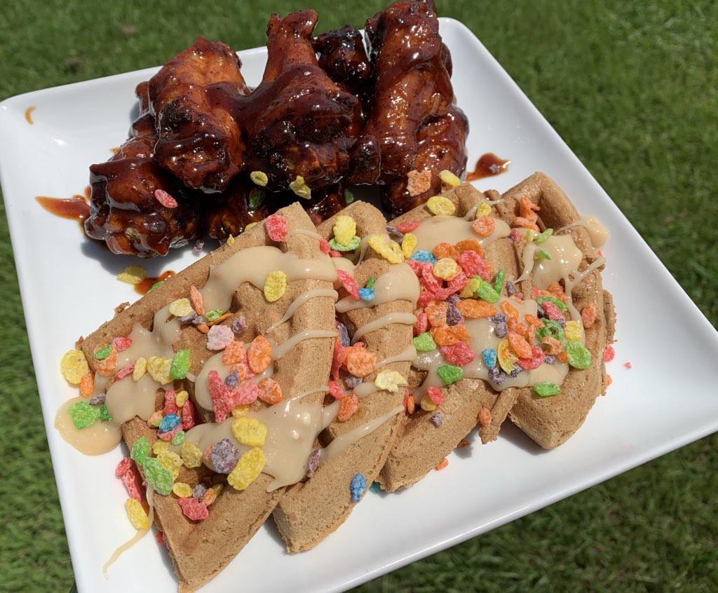 UncleTroyy's tweet photo. Hello Twitter I’m A 20 Year Old Chef Tryna Make It Out . I Left My Job And Said Fuck It Im A Fuck The Streets Up With This Food So Y’all Retweet And Help My Clientele Grow 👨🏾‍🍳🤘🏾 https://t.co/tzQQj8aTY6