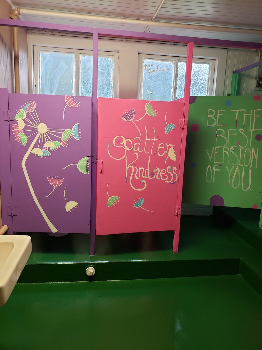 LacestC's tweet photo. The kids at Gibson loved the pencil poles and the paint jobs! #SmoothSailing #ITSAGIBSONTHING #TPSDPride https://t.co/GLCjQ54kvn