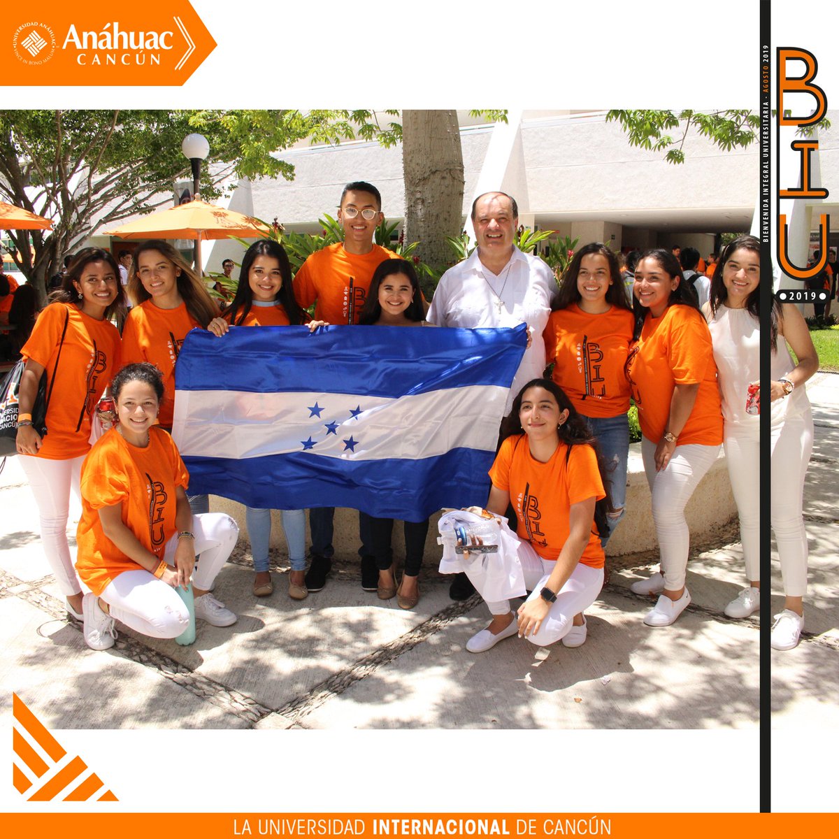 AnahuacCancun's tweet image. Alumnos de nuevo ingreso en convivencia con el @PadreQuirceLC , Rector de nuestro campus.
¡Bienvenidos!

#BIUAGO19
#AnáhuacCancún
#StudyInParadise
#LiderazgoInternacional

🔶Somos Anáhuac, la Universidad Internacional de Cancún