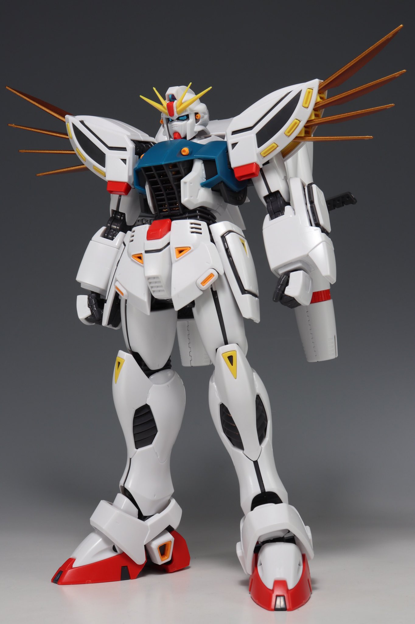 デンデロ Mg ガンダムf91 Ver 2 0 バックキャノン装着型 ツイン ヴェスバー装着型 バックキャノン装備か ツインヴェスバー装備 一応通常f91も組めます の選択式キット 両装備の新規部分で共通パーツは無いため このセットを2個買いしなくても 一般販売の