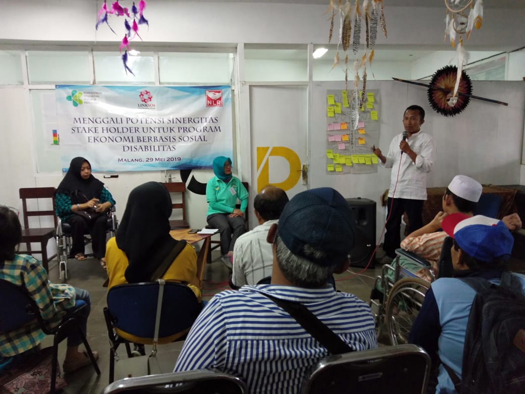 superradioid's tweet photo. Wujudkan Desa Inklusi, Linksos Gelar Semiloka DID #Desainklusi #disabilitas #KertaningTyas #Linksos #malangraya #MDGs #NLR #SDGs https://t.co/gx4N8icKJF https://t.co/Zx21QKfNtV