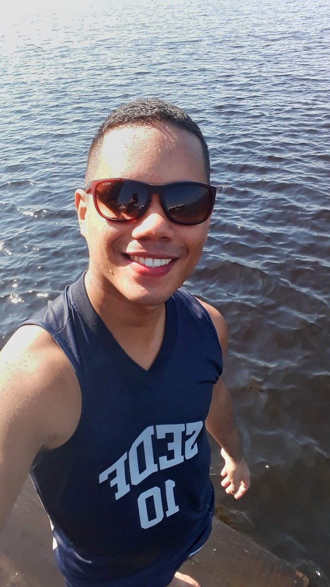 luke_kosta's tweet photo. Tinha um domingo na minha segunda... Obrigado a todos os envolvidos. Amo vocês.
Obs: não estou mijando.
#flutu #manaus https://t.co/CsZLkgrNMh