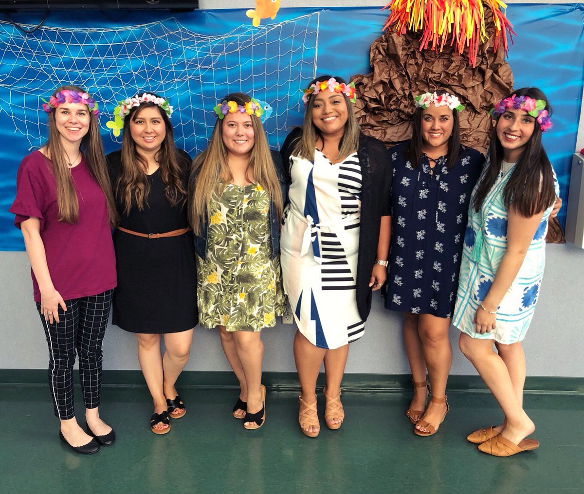 MMay4th's tweet photo. #ikeloa We are so excited for all of the sweet 4th graders! Meet the teacher was a success! 💜 thankful for these fabulous women! @LakeWorthISD @ElementaryMJ https://t.co/nx9Ga5vL2q