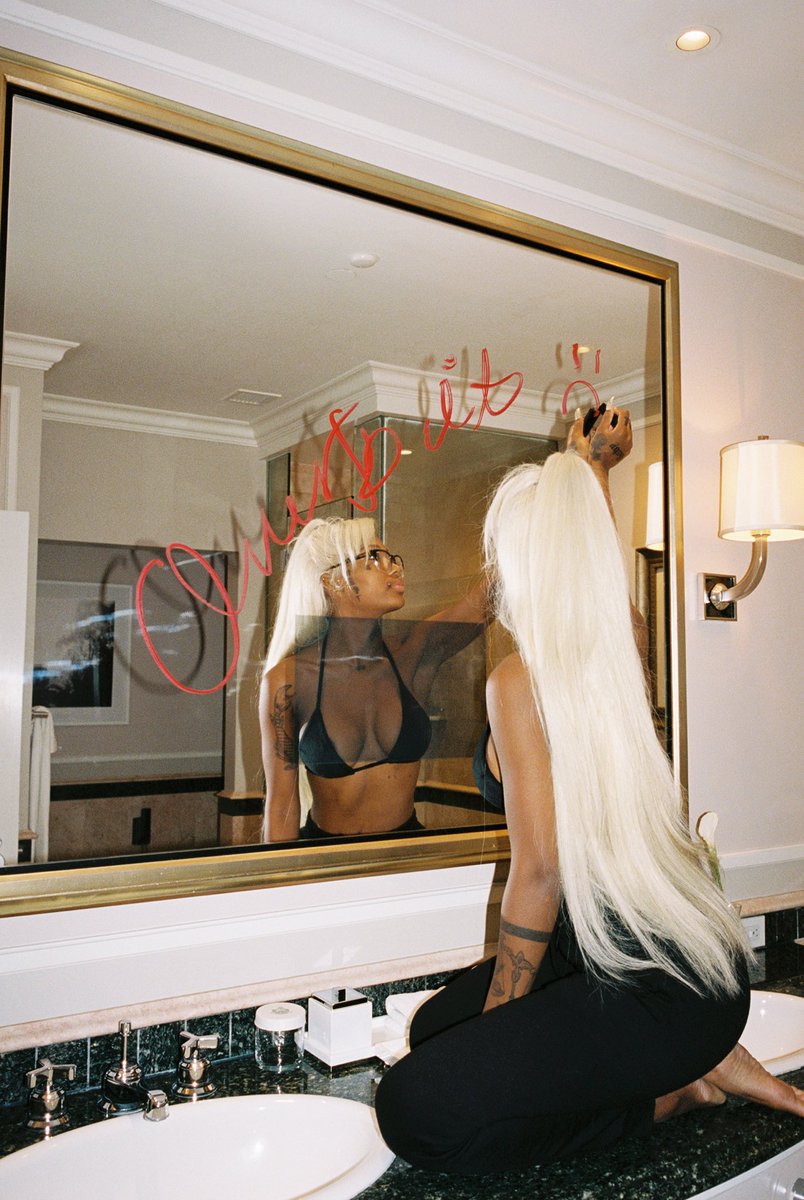 SUMMER WALKER tweet media