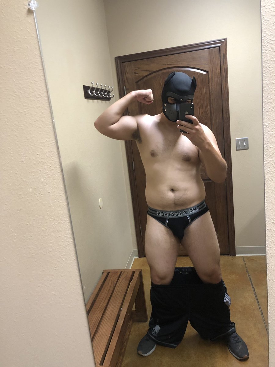 BetaPupZ1's tweet photo. Back and biceps day felt good.             #puppyplay #petplay #pupplay #humanpuppy #humanpup #musclepup #musclecub #puppytail #muscledtail #muscledback #gay #gaypup #gaycub #selfie #selftime https://t.co/nwO7AZlLhr