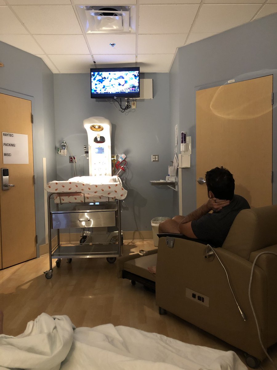 gabrid's tweet photo. In labor... can’t miss the @Dbacks 🤷🏼‍♀️ https://t.co/u5SEg8HhQm