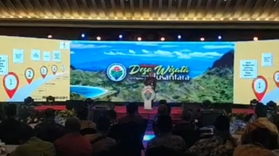 Selamat &amp; Sukses Launching #FestivalDesaNusantara <a href="/KemenDesa/">Fast Track Travel</a> sbg ajang promosi potensi desa, wisata desa, ekononi desa &amp; SDM Pedesaan
#FestivalDesaNusantara2019 
#kemendes2019 
<a href="/jokowi/">Joko Widodo</a> 
<a href="/EkoSandjojo/">Eko P. Sandjojo</a> 
<a href="/anwsanusi/">Anwar Sanusi</a> 
<a href="/taufikmadjid71/">IG : taufik.madjid</a> 
@fachrilabalado 
<a href="/IdhamArsyad_GT/">Idham Arsyad</a>
<a href="/Brigade01Arwan1/">Muh Arwani</a>