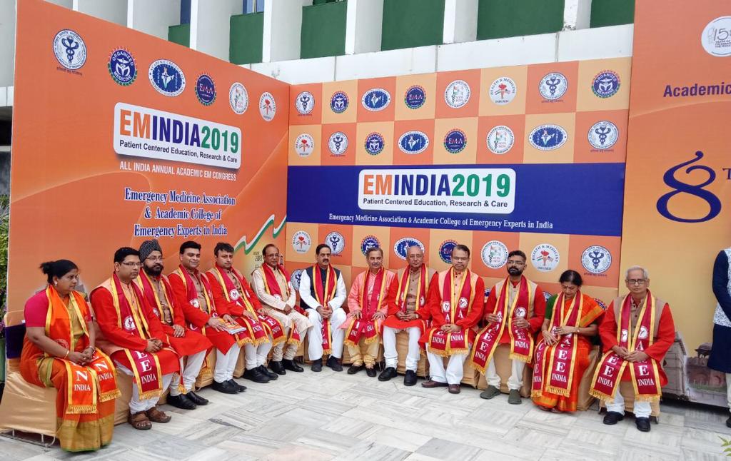 drvimalkrishnan's tweet photo. In the midst of giants!
ACEE Convocation Marshalls 2019 with the Respected Prof Balram Bhargava.
#FACEE
#AIIMS
#EMIndia
#EMConf
#EmergencyMedicine
@emaindian https://t.co/uOsC2jAQyl