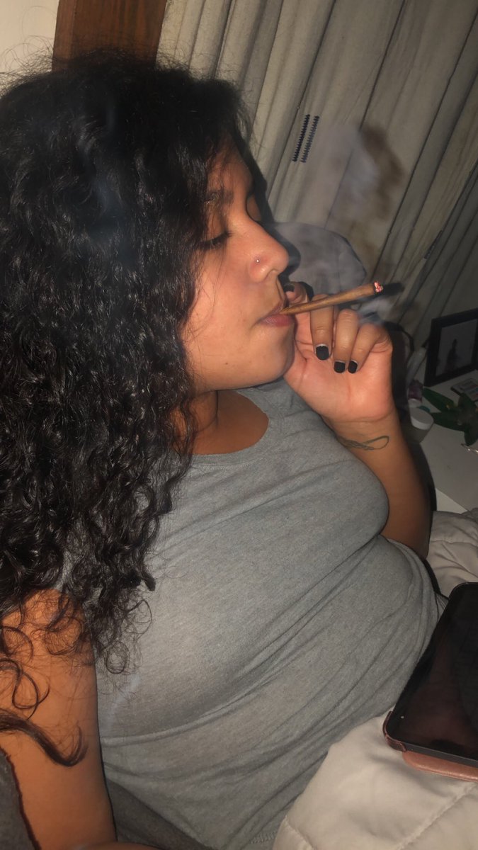 ricanbaby_04's tweet photo. donโt miss the opportunity to be ignored while i smoke a joint with @expOsedprincess skype session wonโt last long so hurry up and tribute before this offer is long gone #findom #skypesession #tribute #sendandsubmit #paypig #doubledomme https://t.co/IccuyZ3Oba