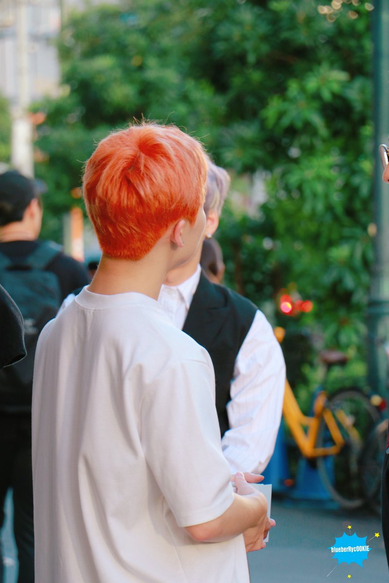 Rookie_0419's tweet photo. 190812 홍보

#BIT #비아이티 #ROOKIE #루키 #HYEONSEOK #현석  #정현석 @bit5_official https://t.co/dGax6xNQnY