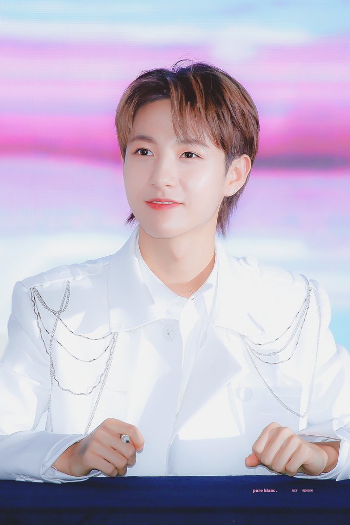 pureblanc323's tweet photo. 인형인준😭💚

#RENJUN #런쥔 #仁俊

https://t.co/P5Vyp0tv0m https://t.co/36lS4TMhqa