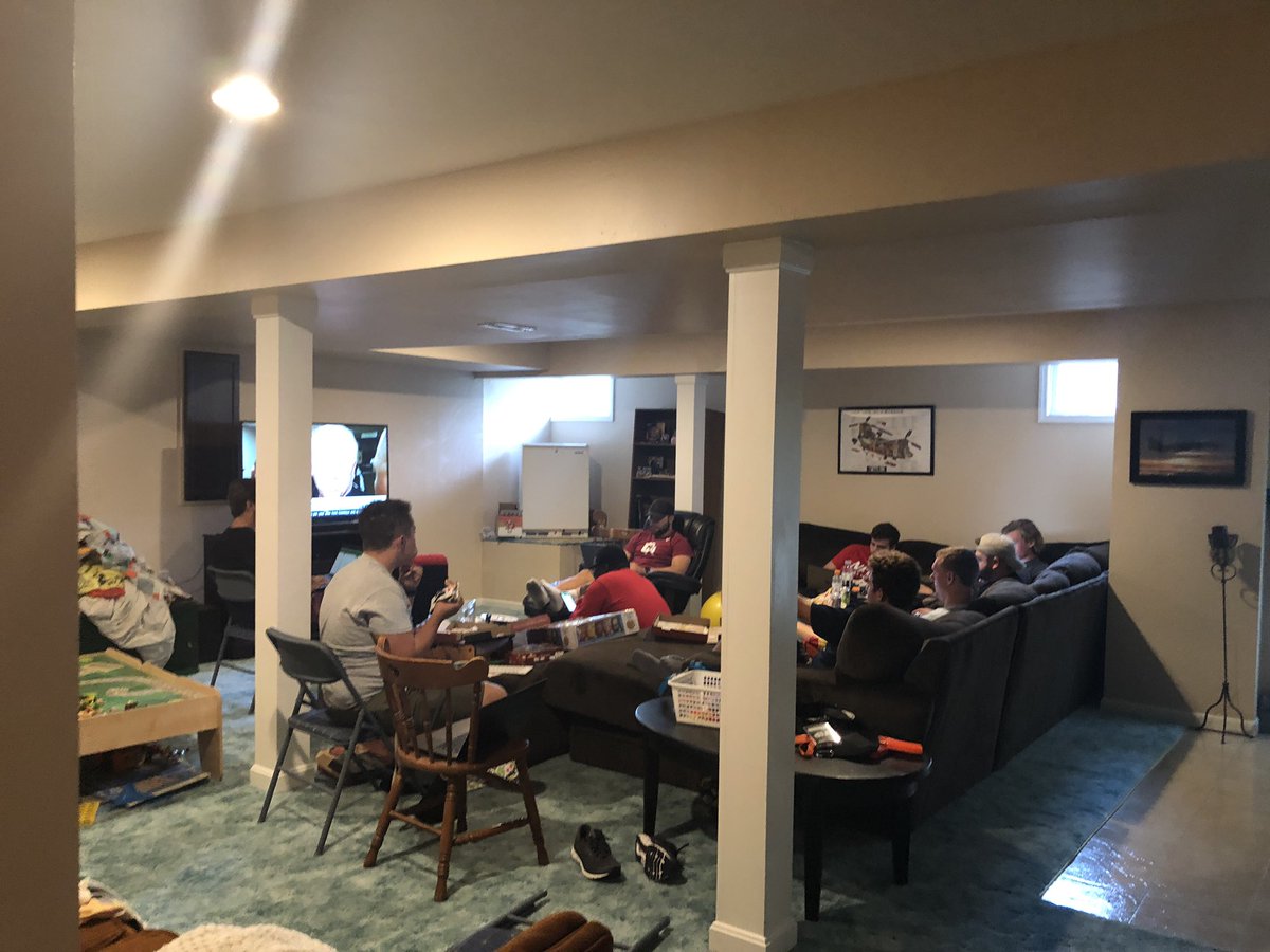 wilksworld1's tweet photo. This just makes my heart happy! Central Ohio kids! And the crew for their Fantasy Football draft. Not a bad way to spend the night before you leave for college. Love these boys! #lifeisahighway #cbusbound โค๏ธ๐โค๏ธ https://t.co/tt24oQpMAI