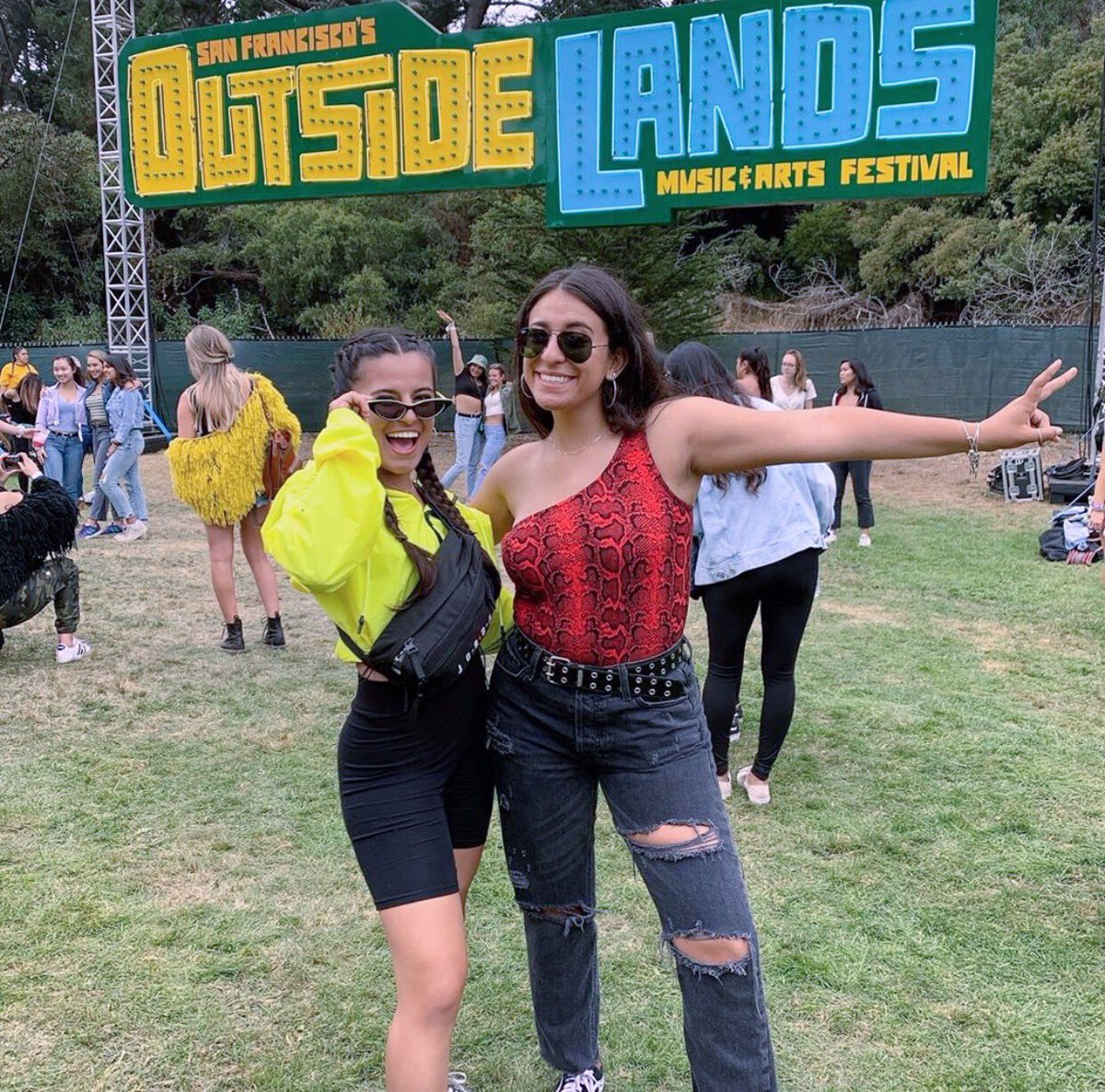 phisigsfsu's tweet photo. closing out festival season the right way...back in the city with our sisters✨ #phisigsfsu #summerwithphisig https://t.co/b6JZHyeRdT