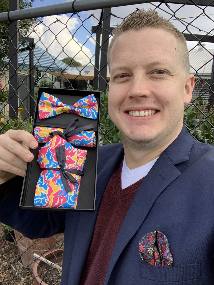 Thank you <a href="/trademutt/">TradeMutt</a> for the merchandise!! Only one box 📦 left!! Get involved TradeMutt.com #Legends #ThisIsAConversationStarter #RedAppleConsultancy 🥂 🍎