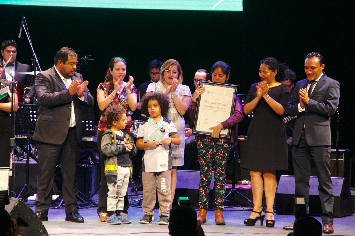 Ana Hernández tweet media