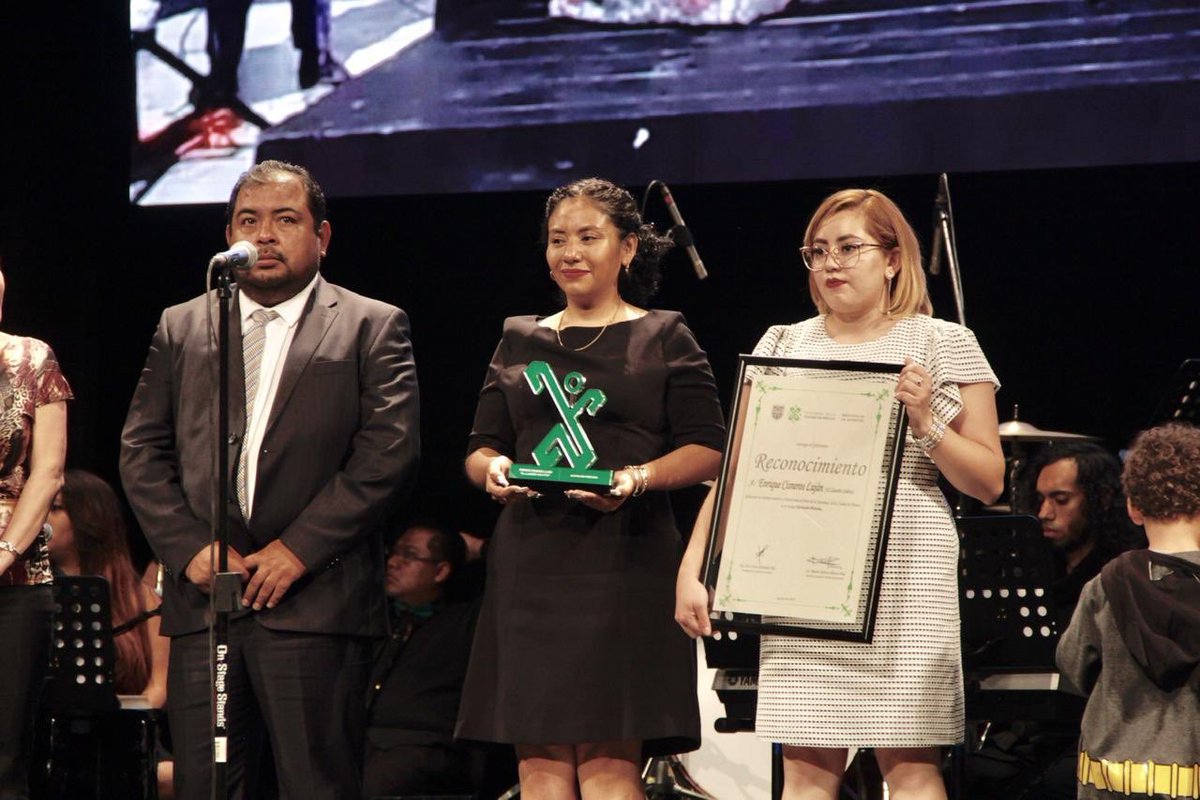 Ana Hernández tweet media