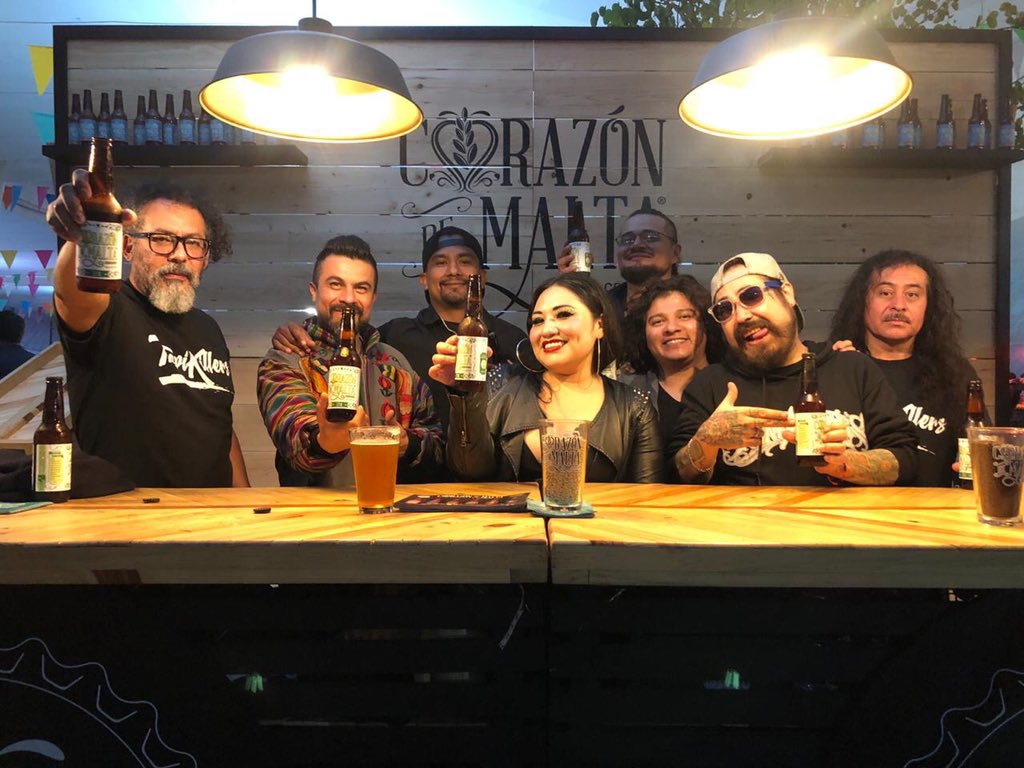 tropikillers's tweet photo. Agradecemos a @corazondemalta por deleitarnos con su gran cerveza artesanal, en Sanjuanchelafest, pura calidad, altamente recomendada 👌🏻 🍻
https://t.co/yLUeTMK7Cv ☑️
#LosTropikillers #CorazondeMalta #CervezaArtesanal #bebelocal #consumelocal #escuchalocal https://t.co/4rjPVSpK8d
