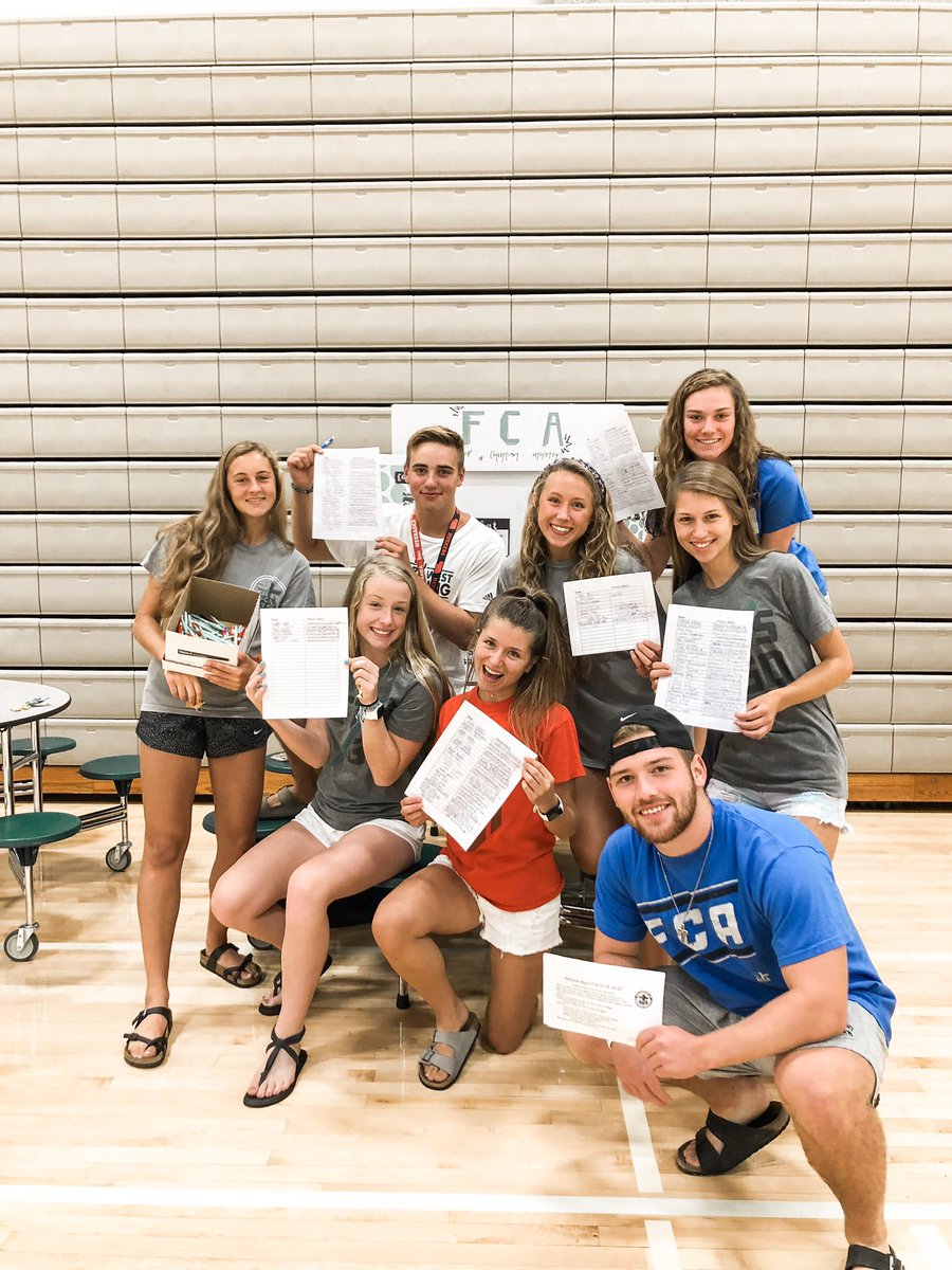 MW_FCA's tweet photo. ✖️F R O S H  F A I R✖️

WOW! The activities fair highly passed our expectations! 

Went through 250+ flyers and 96 freshman signed up! 

God is moving in our school!

BIG shoutout to all the teachers taking interest in assisting our club, and our volunteers running the booth:) https://t.co/D368FFQROC