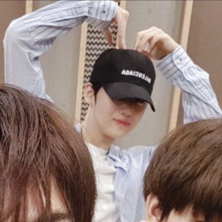 PetiteLapinn's tweet photo. กรี๊ดดดดดดด เป็นของขวัญวันแม่ที่ดีที่สุดเลย ❤️❤️ OMG I am so happy and speechless. 😍🐻♥️ #황윤성 #hwangyunseong #ยุนซองลูกแม่ https://t.co/S4id9n1py9
