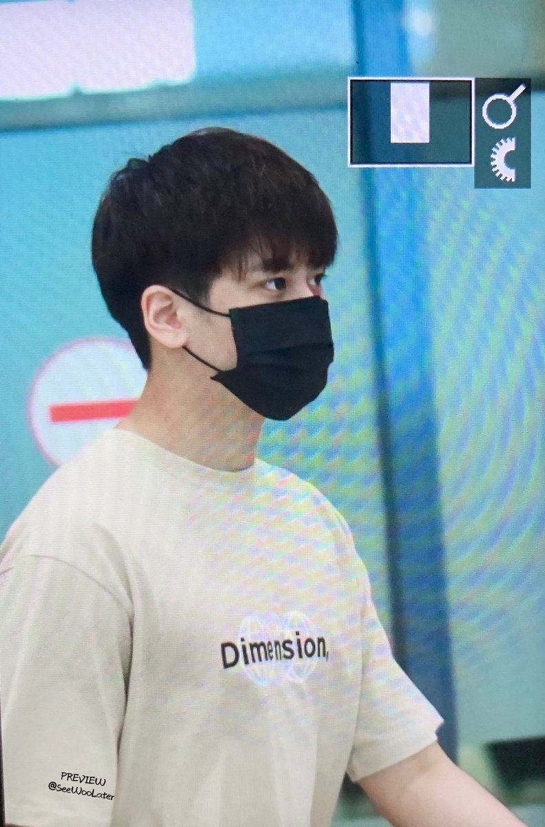 SeeWooLater's tweet photo. 〔PREVIEW〕1908130 ICN  태풍 날씨 때문에 늦게 만났어요ㅠㅠ 정말 오래만이네요~ #iKON #정찬우 https://t.co/ZqBtEJsIDg
