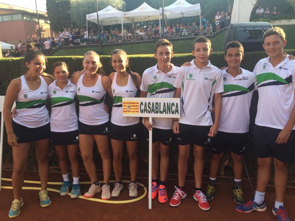 stctenis's tweet photo. Hoy comienza el Campeonato de España de Tenis 🎾 Infantil por Equipos de clubs #JoanCompta en #ctlasalut con los equipos 🚹y🚺de Stadium Casablanca representando a Aragón como campeones. El equipo 👦🏻 de Stadium debuta hoy 09 h contra @ClubTennisVic . Las 🧒 comienzan el miércoles https://t.co/5l1opVCufT