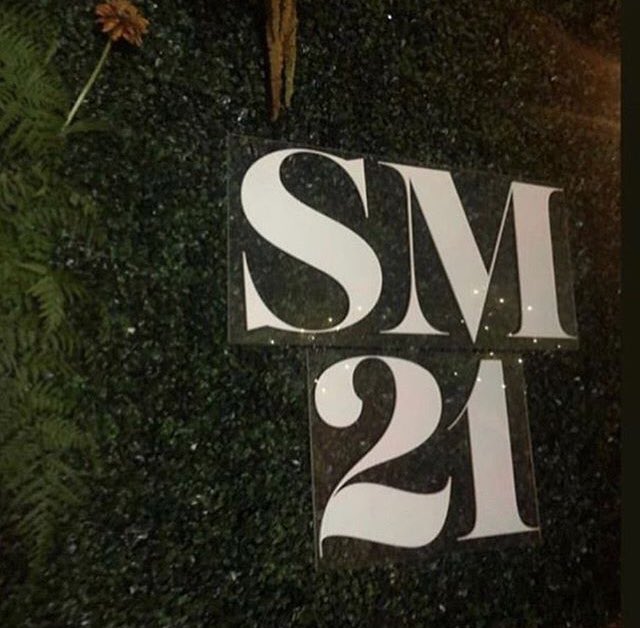 08/08 🗽🎈

—Vía Instagram—

¡Feliz cumpleaños <a href="/ShxwnB/">Shawn</a>! Mi <a href="/WesLevinx/">Wes Levine</a> y yo te queremos mucho y esperamos que disfrutes tu gran noche. Eres un sol y mereces ser feliz toda la vida. #HBDChonRB