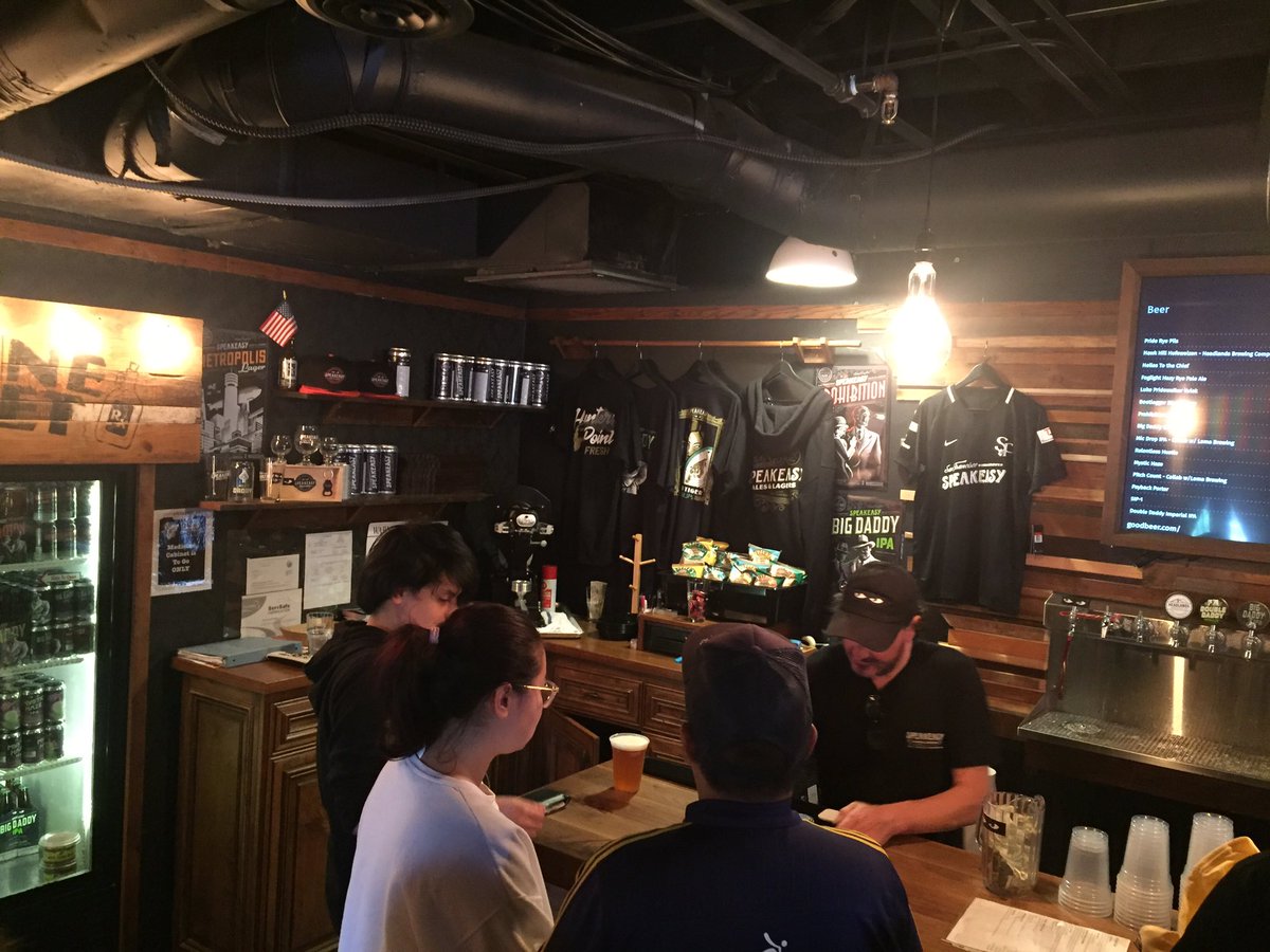 lifen16oz's tweet photo. Checked out @SpeakeasyBeer Ales & Lagers in San Francisco, plus Arnold Chavez just HAD to visit the #rickmobile #rickandmorty #whatsinYOURpint #lifein16oz #adventure https://t.co/b3uvQfBxiv