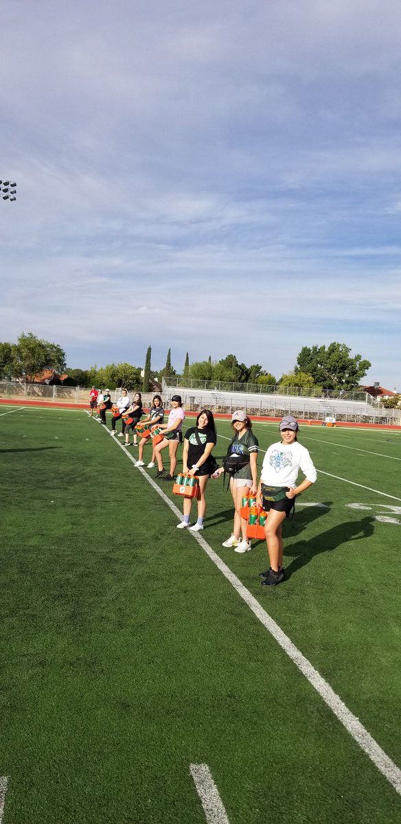 RAMS_sportsmed's tweet photo. High School Football has OFFICIALLY begun! Thank you crew for taking care of our @MontwoodFB. 🏈 #acclimatizing #h2o #thatsunthough ☀️🥵💧 https://t.co/6WdbvJv3tq