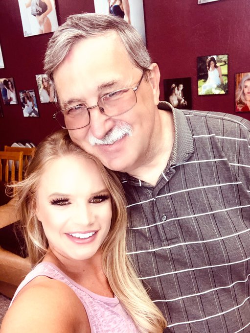 Had a great time shooting with this guy at his studio for my #covermodelshoot #renophotographer #talented<a href="/tag/talented"class="tags"><span>#talented</span></a><a href="/tag/covermodelshoot"class="tags"><span>#covermodelshoot</span></a><a href="/tag/renophotographer"class="tags"><span>#renophotographer</span></a>