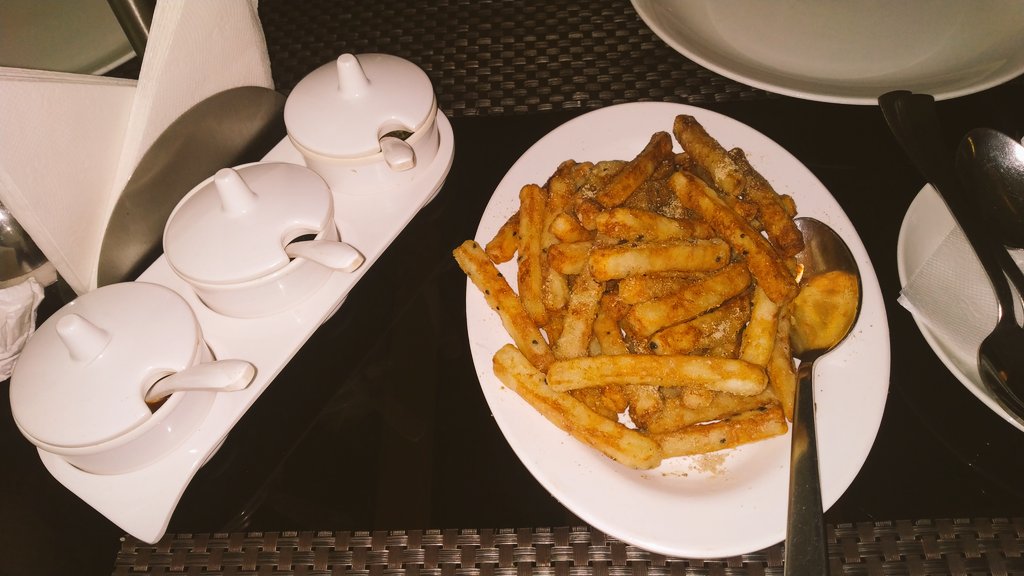 sassykarishma's tweet photo. #frechfries
#foodie
#foodiesofinstagram https://t.co/ONfLF9eIjU