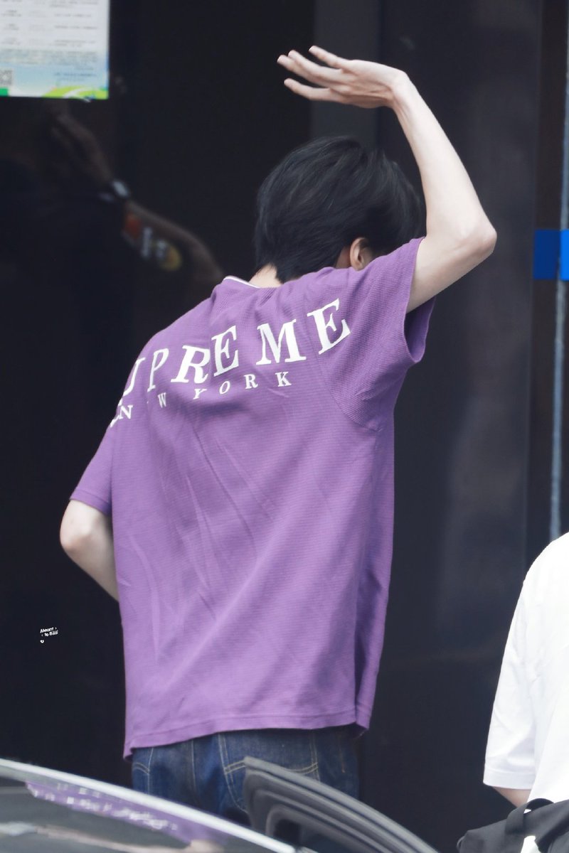 พี่ปี้เข้าสตูเตรียมอัดรายการ Day day up พร้อมโบกมือให้แฟนคลับด้วย สู้ๆ นะคะ

© Onpic
#BiWenjun