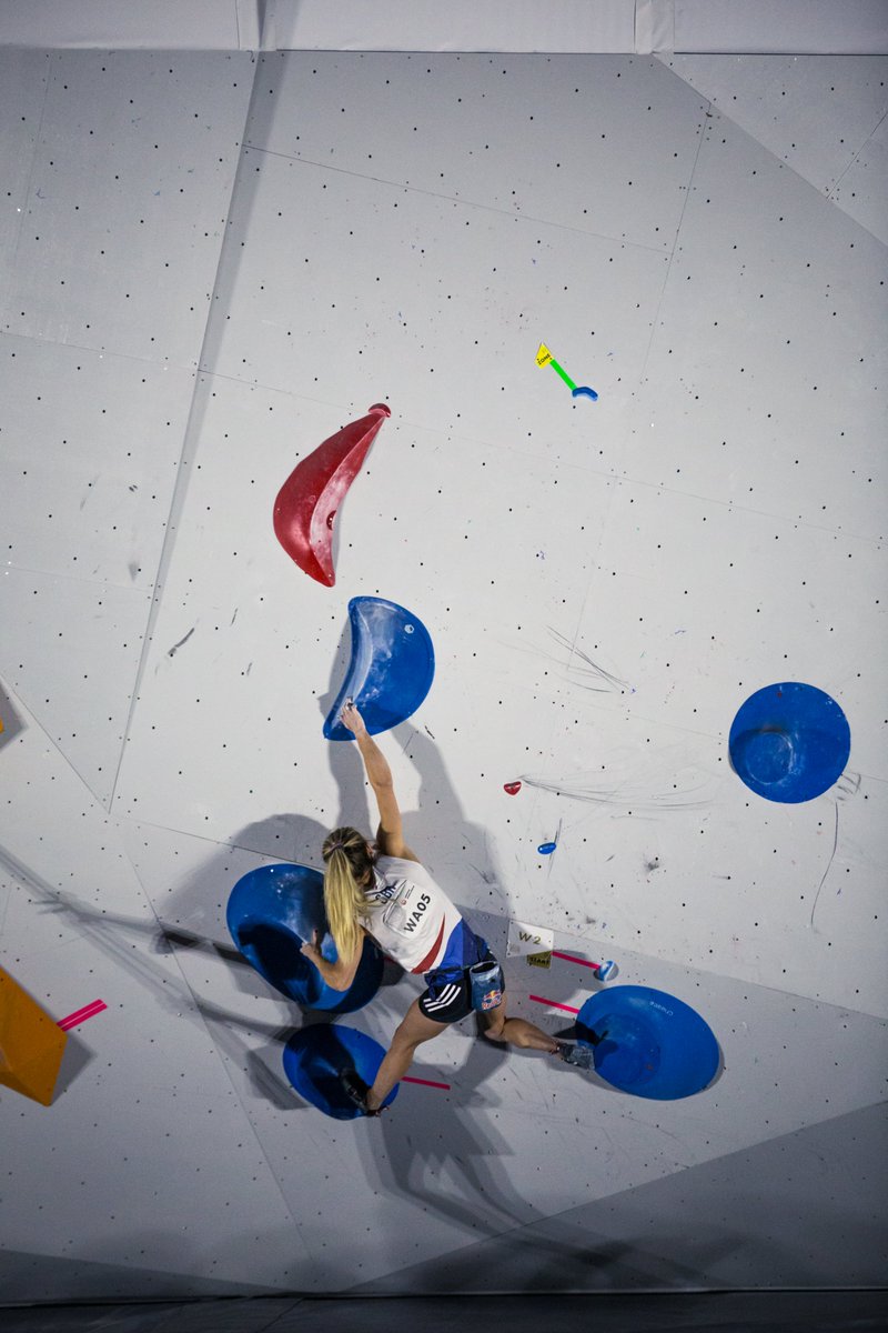 gb_climbing's tweet photo. If you are just waking up... @shaunacoxsey has made the bouldering finals here at the @IFSClimbing World Champs! Cheer Shauna on LIVE on @BBCSport website or the Red Button from 08:40 GMT #ifscwch

📸 @bandofbirds https://t.co/dp72KkbFl1