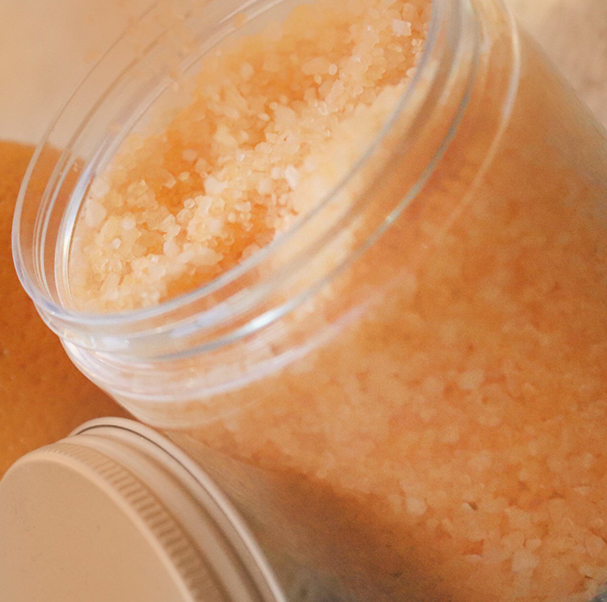 ScentColour's tweet photo. The minerals in a detox bath are believed to help remove toxins from the body to improve your health, relieve stress and assist with weight loss. Magnesium absorption is another important benefit of Epsom salt detox baths
https://t.co/Y3ER7hBmOX 
#bathsalts https://t.co/sK55Df0Qjg