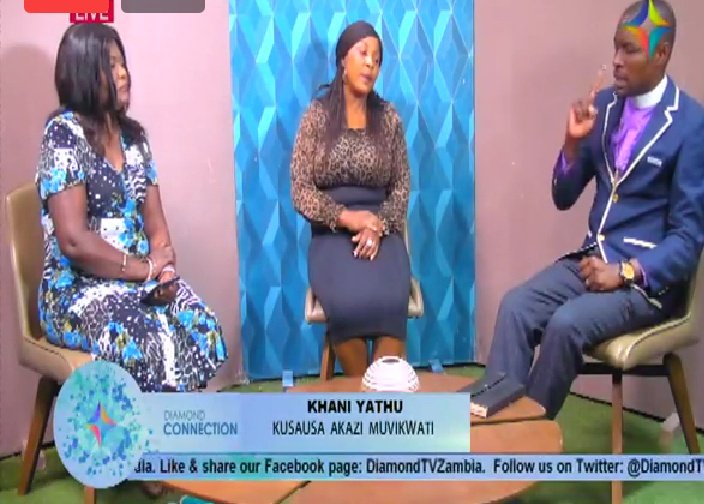 diamondtvzambia's tweet photo. You are watching #DiamondConnection with Ma Diva Yokwana.

Never miss a minute of your favorite shows or news by downloading the the Startimes On, MTNTV+ App &amp; #FacebookLive. It's #TVInYourPocket, #TvOnTheGo #Twafichinja.

https://t.co/MGhTlUYx4v https://t.co/HLgvMV1t2n