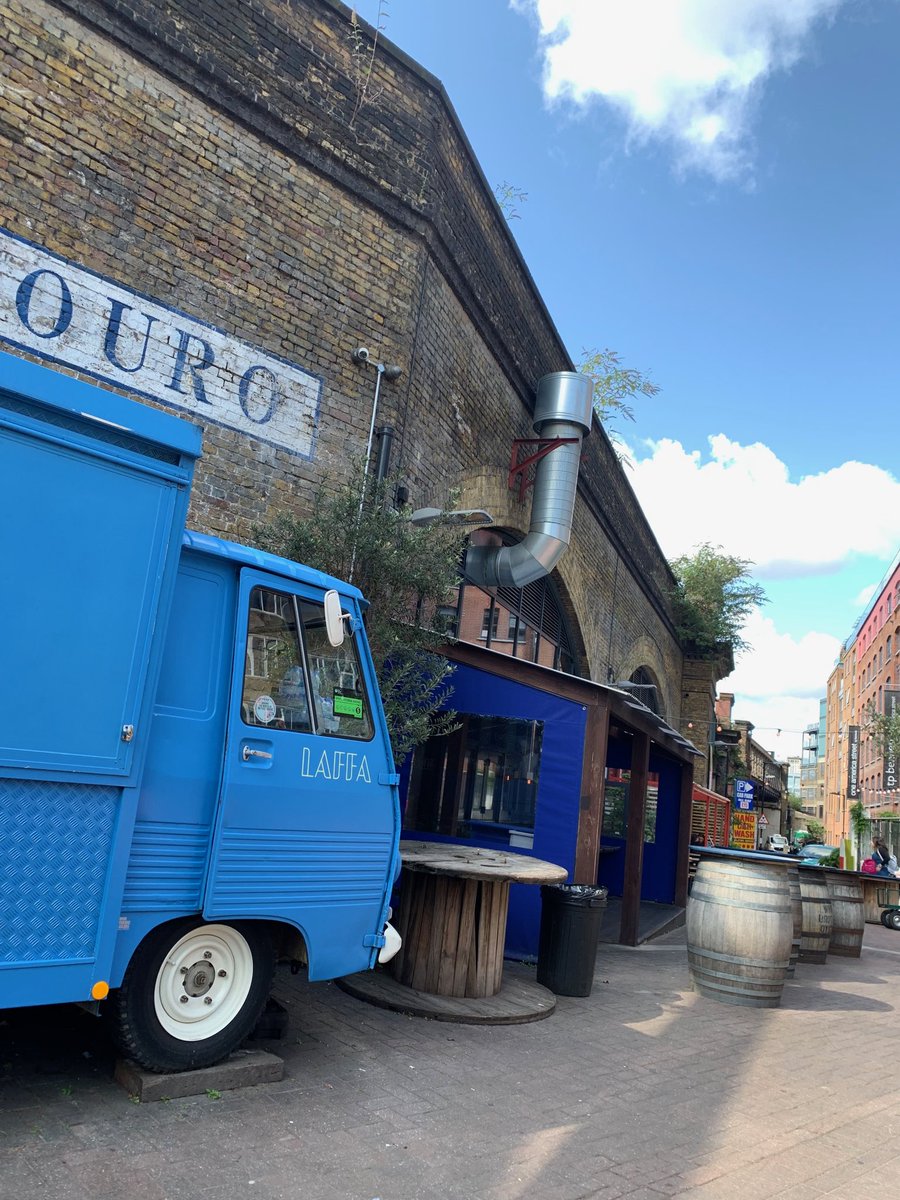Lovely morning on the ⁦<a href="/LowLineLDN/">LowLineLDN</a>⁩ with  ⁦<a href="/bardouro/">Bar Douro</a>⁩ and ⁦@wherepancakes⁩. Come for lunch at ⁦<a href="/flatironsquare_/">Flat Iron Square</a>⁩ today ☀️