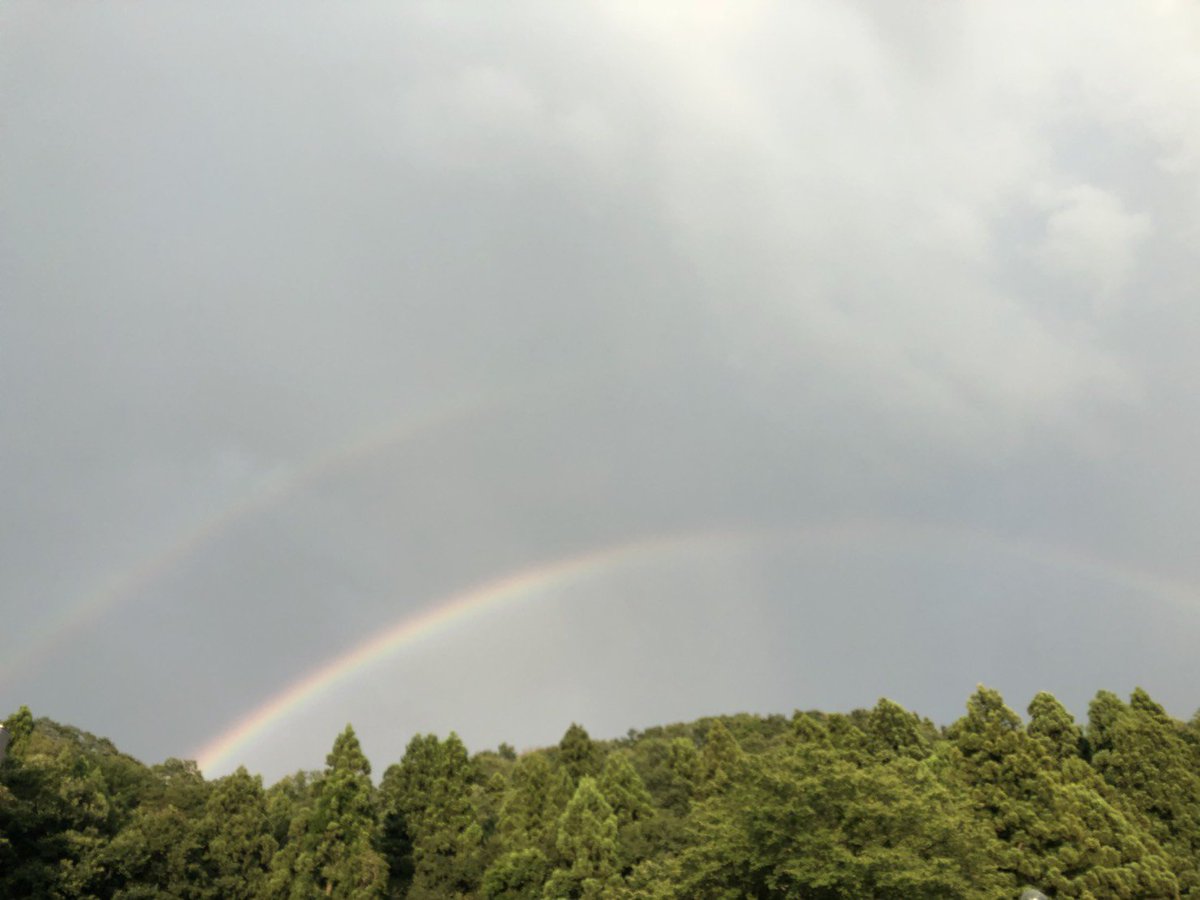 roku0511's tweet photo. ダブルレインボー🌈
いい事あるかな:))
#虹🌈
#久しぶり 
#happy https://t.co/VM7Wp5ZC7K