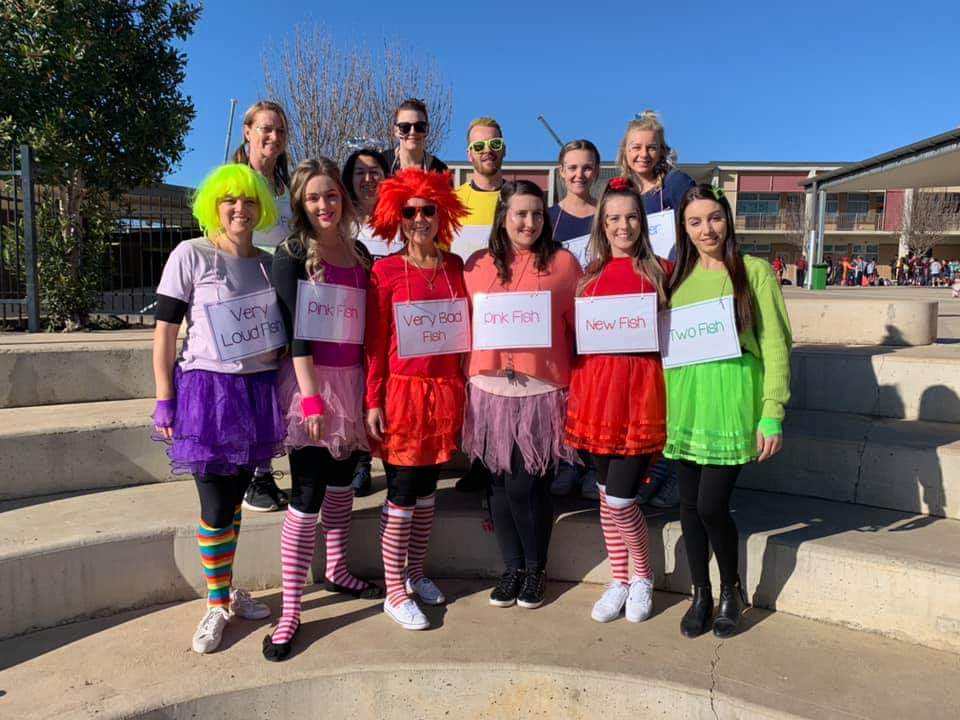 MsJodieB's tweet photo. Book parade @OranParkPS rocks! 🤘🏼#readingismysuperpower https://t.co/tbqPUIr8eb