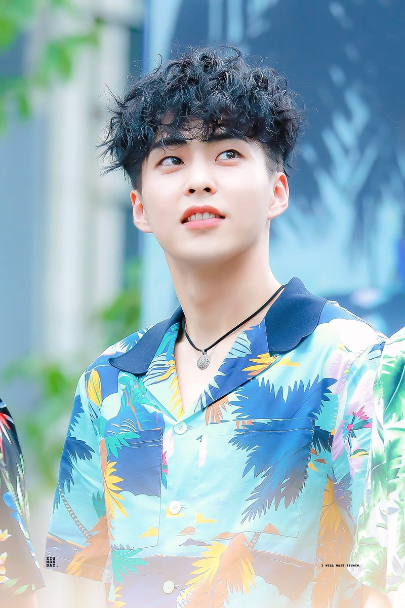 xiumonday0326's tweet photo. 추억, 사랑, 기다림
우리 다시 만날 - 481

#시우민 #XIUMIN #2년전오늘
#HappyElsaDay 🌿💦

https://t.co/Yvj1n5xn1X
https://t.co/RWLRGb0C08
https://t.co/fWsjwxsA5U https://t.co/60SQcPbfuz