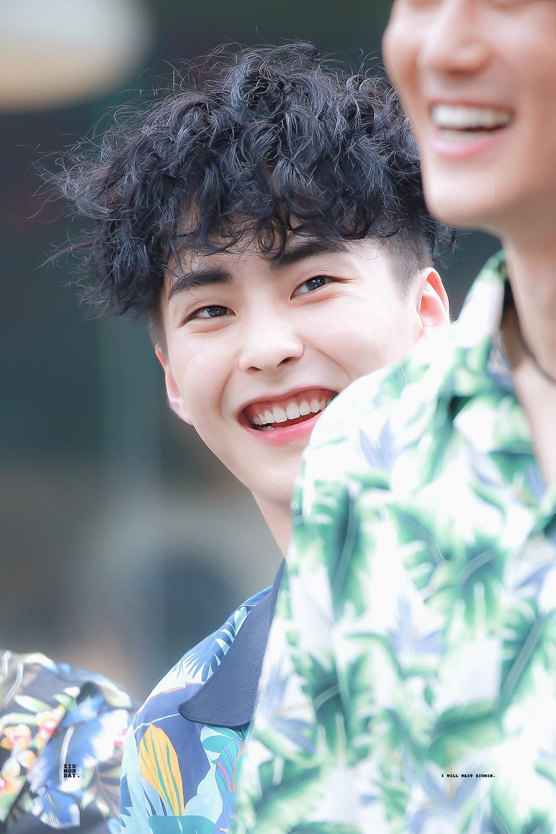 xiumonday0326's tweet photo. 추억, 사랑, 기다림
우리 다시 만날 - 481

#시우민 #XIUMIN #2년전오늘
#HappyElsaDay 🌿💦

https://t.co/Yvj1n5xn1X
https://t.co/RWLRGb0C08
https://t.co/fWsjwxsA5U https://t.co/60SQcPbfuz