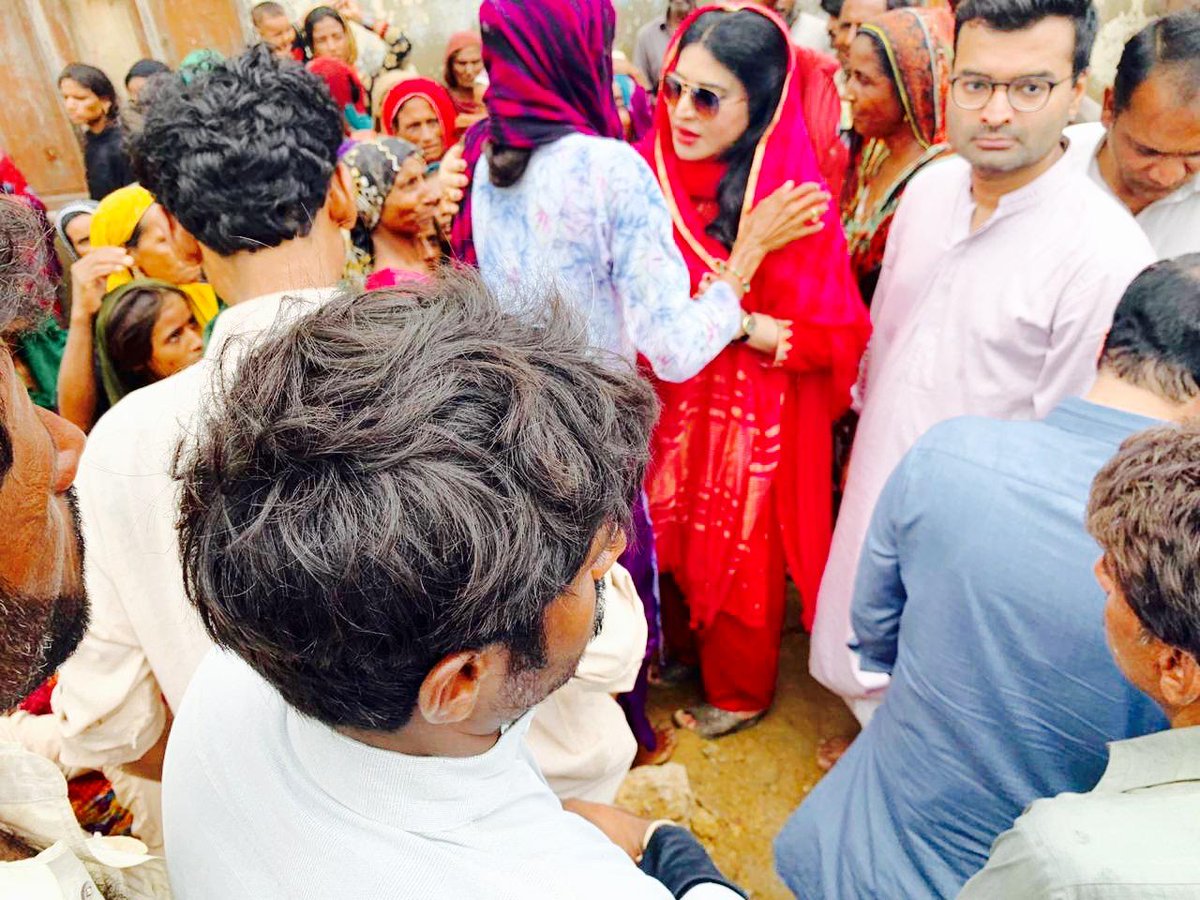 asadintizar_'s tweet photo. Senator @SassuiPalijo Visited rain/flood hit areas Taluka #Sakro, dist #Thatta
@BBhuttoZardari @BakhtawarBZ @AseefaBZ @MediaCellPPP https://t.co/NHPajym9yD