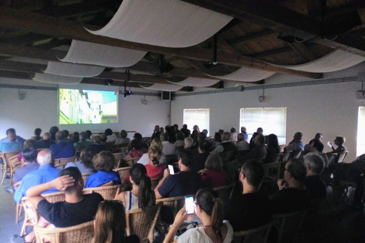 Ci vuole coraggio nel partire alla #ricerca di #lavoro ma anche nel rimanere in #Italia, affrontando enormi sacrifici per tenere unita la #famiglia. Ne abbiamo discusso ne <a href="/laNavedellaSila/">La Nave della Sila</a> durante il terzo appuntamento degli #IncontriNelParco
#13Agosto #Calabria #vacanze #cultura