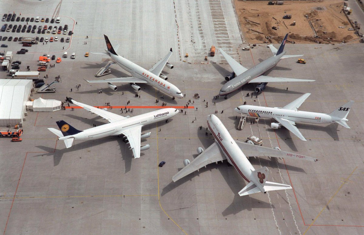 Lufthansa On May 14 1997 The Star Alliance Was Founded In Frankfurt It Was The First Alliance Of Airlines In The World The Founding Members Include Air Canada Sas Thai