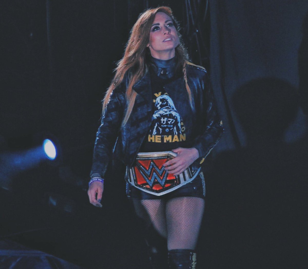 Not @AlexaBliss_WWE. (@goldenglazes) on Twitter photo 